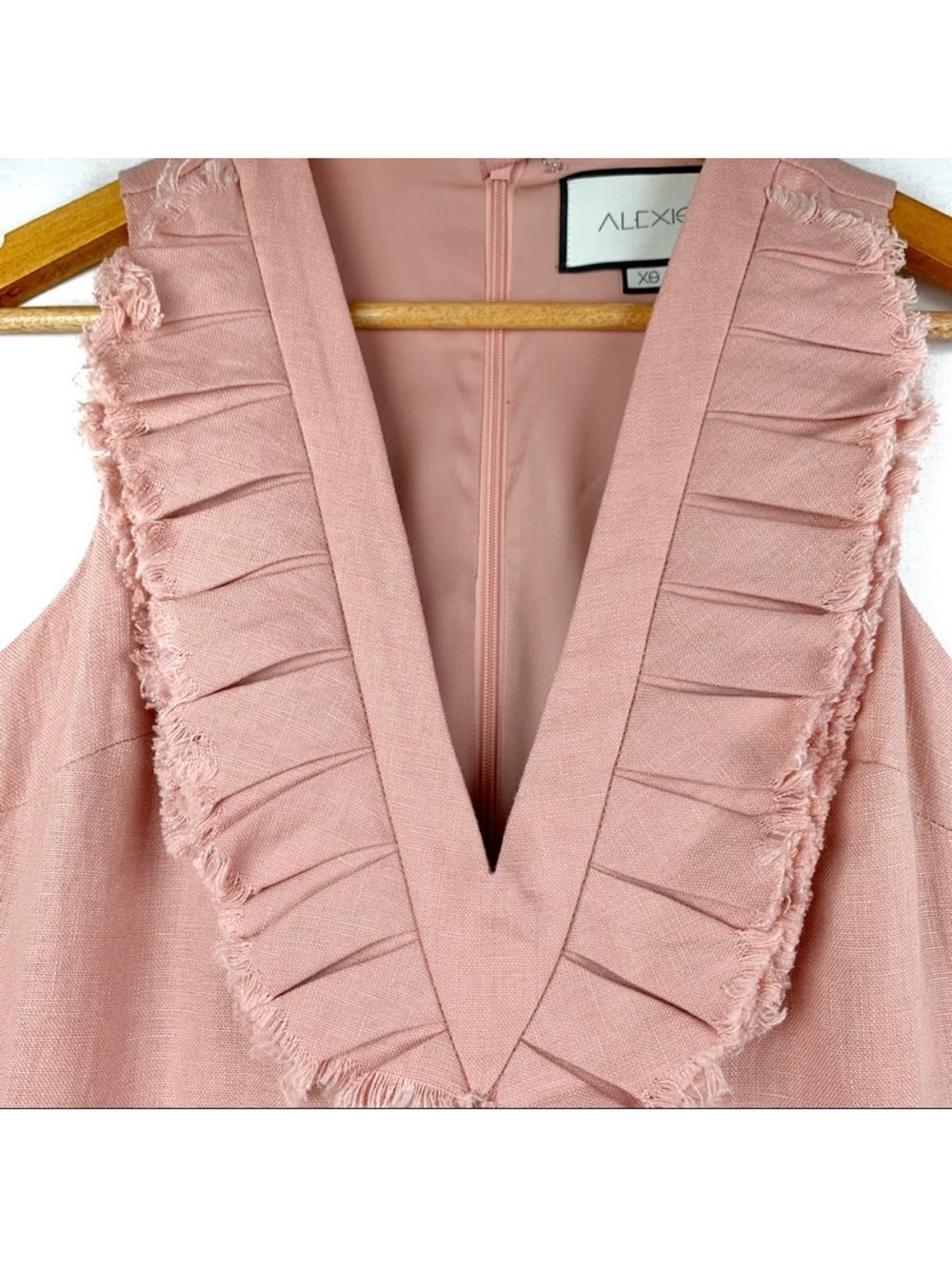 Alexis Odalys Linen Blush Pink Ruffle V-Neck Wide-Leg Jumpsuit Size XS NWOT - Picture 10 of 11